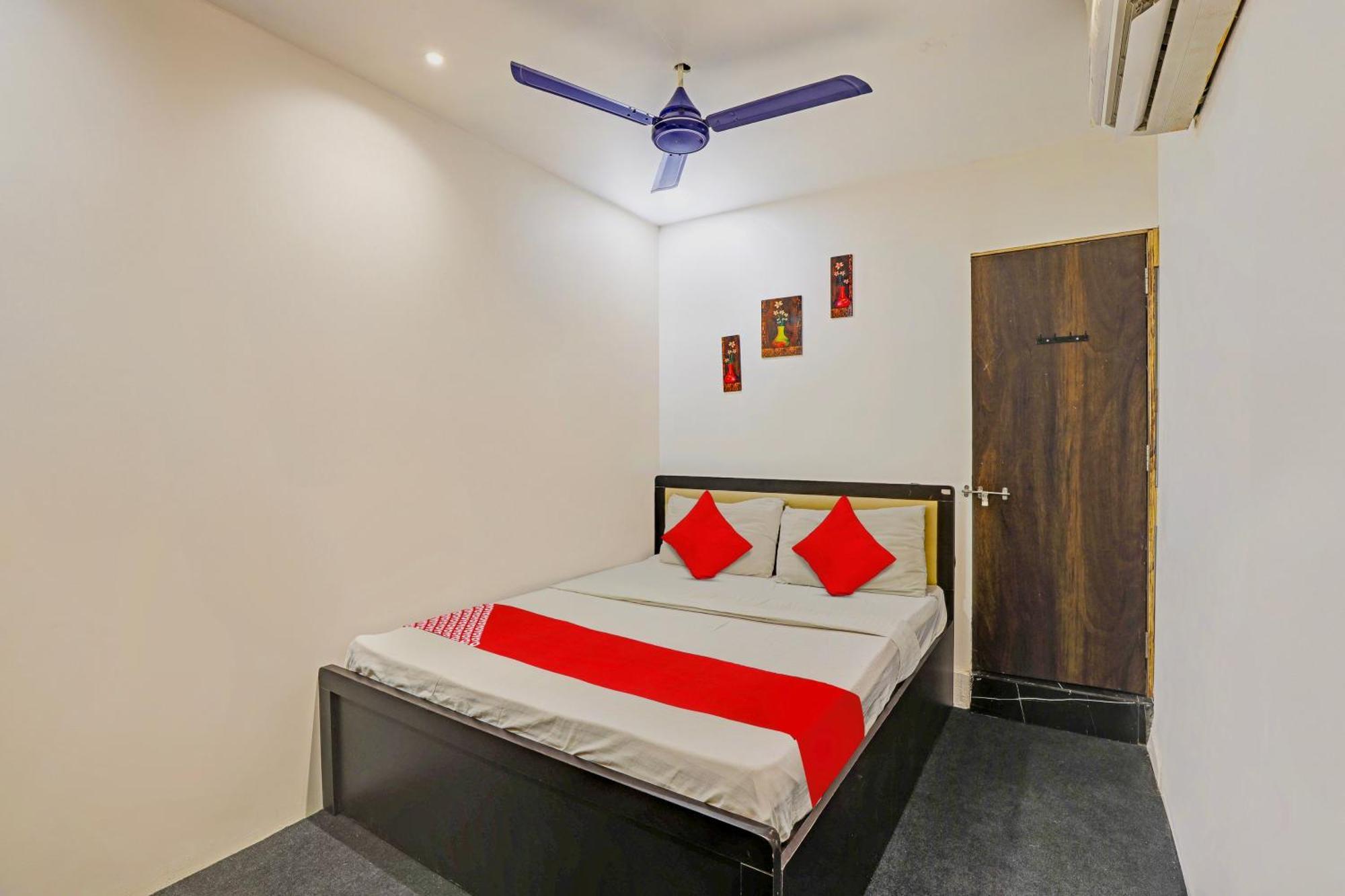 Hotel O Lotus Hotel Surat Exterior photo